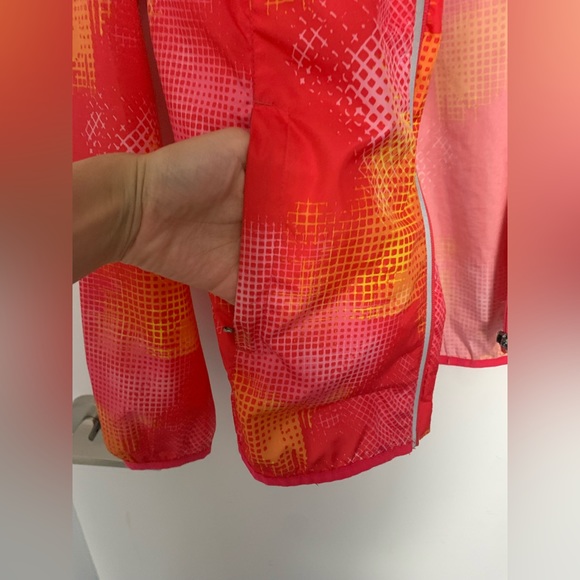 Super light windbreaker/rainjacket (no size, no brand) - Picture 6 of 9